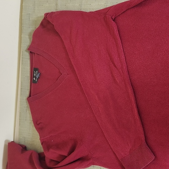 Eddie Bauer Men's Cotton Cashmere Reddish/Orange V-Neck, Long Sleeve Sweater - Picture 7 of 12